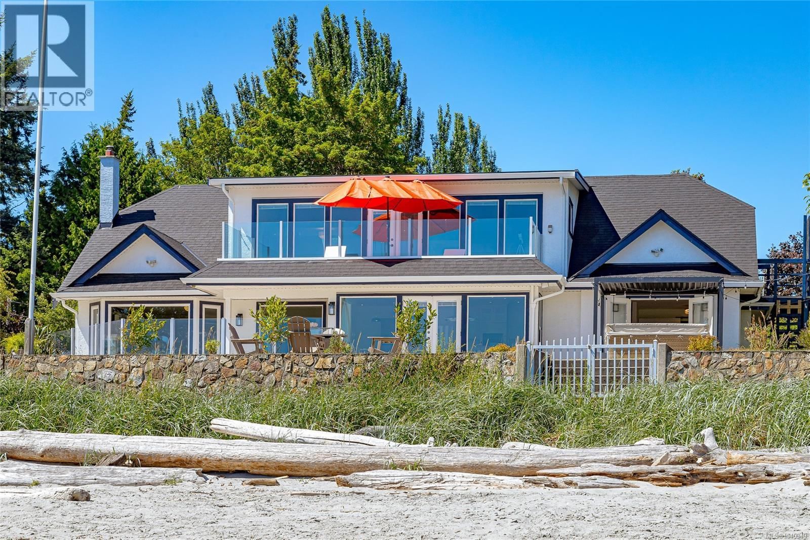 3905B Cadboro Bay Road property photo