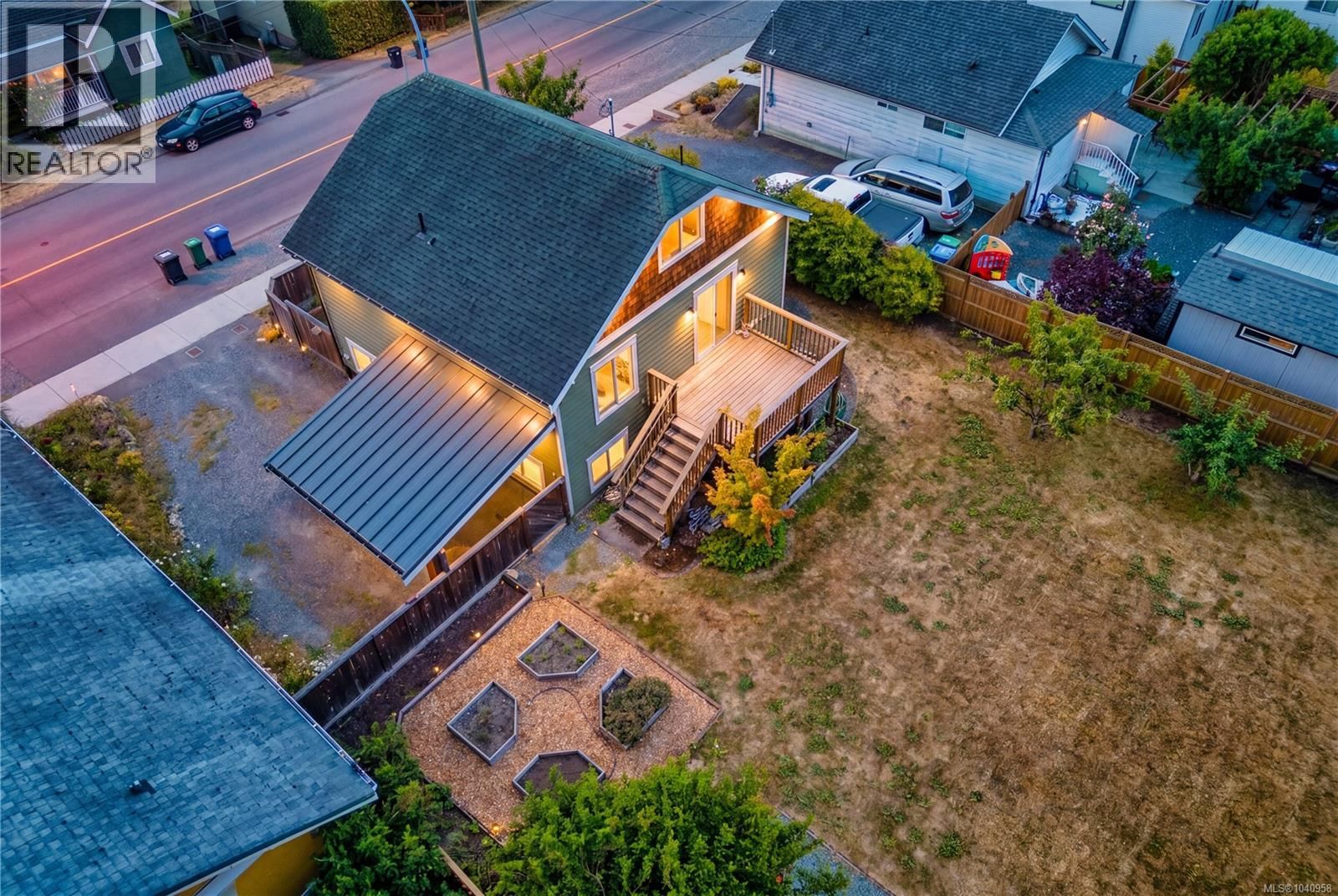 726 Haliburton Street property photo