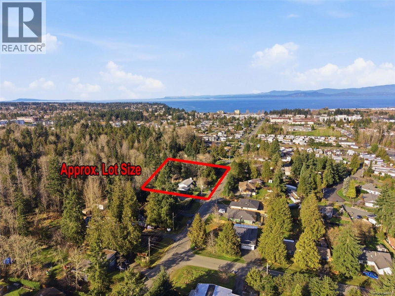 439 Craig Street Parksville British Columbia, V9P 1L2 - 4 Bedrooms Home For Sale