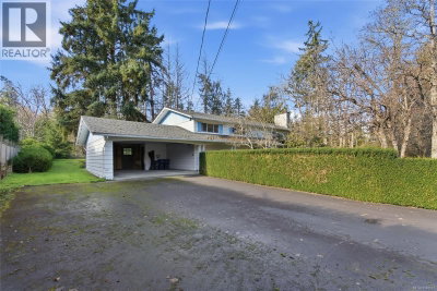 439 Craig Street | Parksville British Columbia | Slide Image Twelve