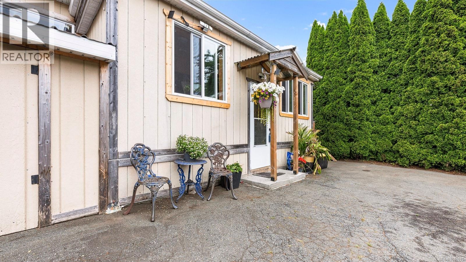 4931 Island Highway North, Courtenay, British Columbia V9N 5Z2
