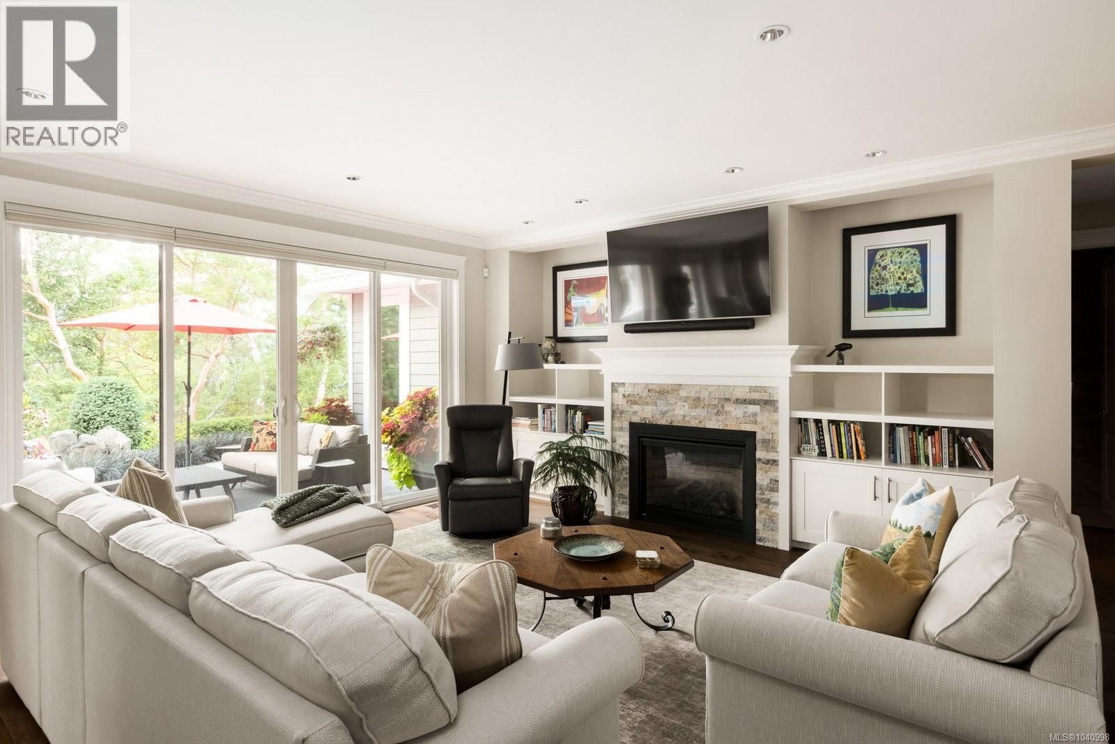 1484 Pebble Place property photo