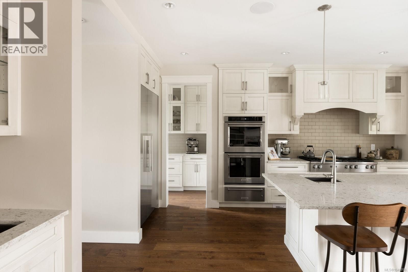 1484 Pebble Place property photo