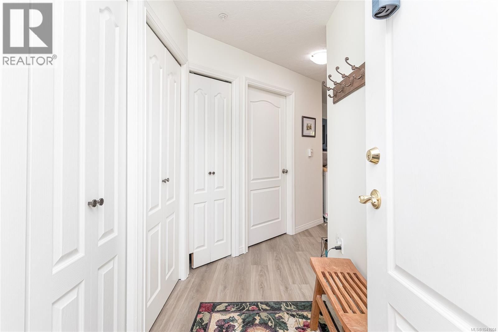 407 3133 Tillicum Road property photo