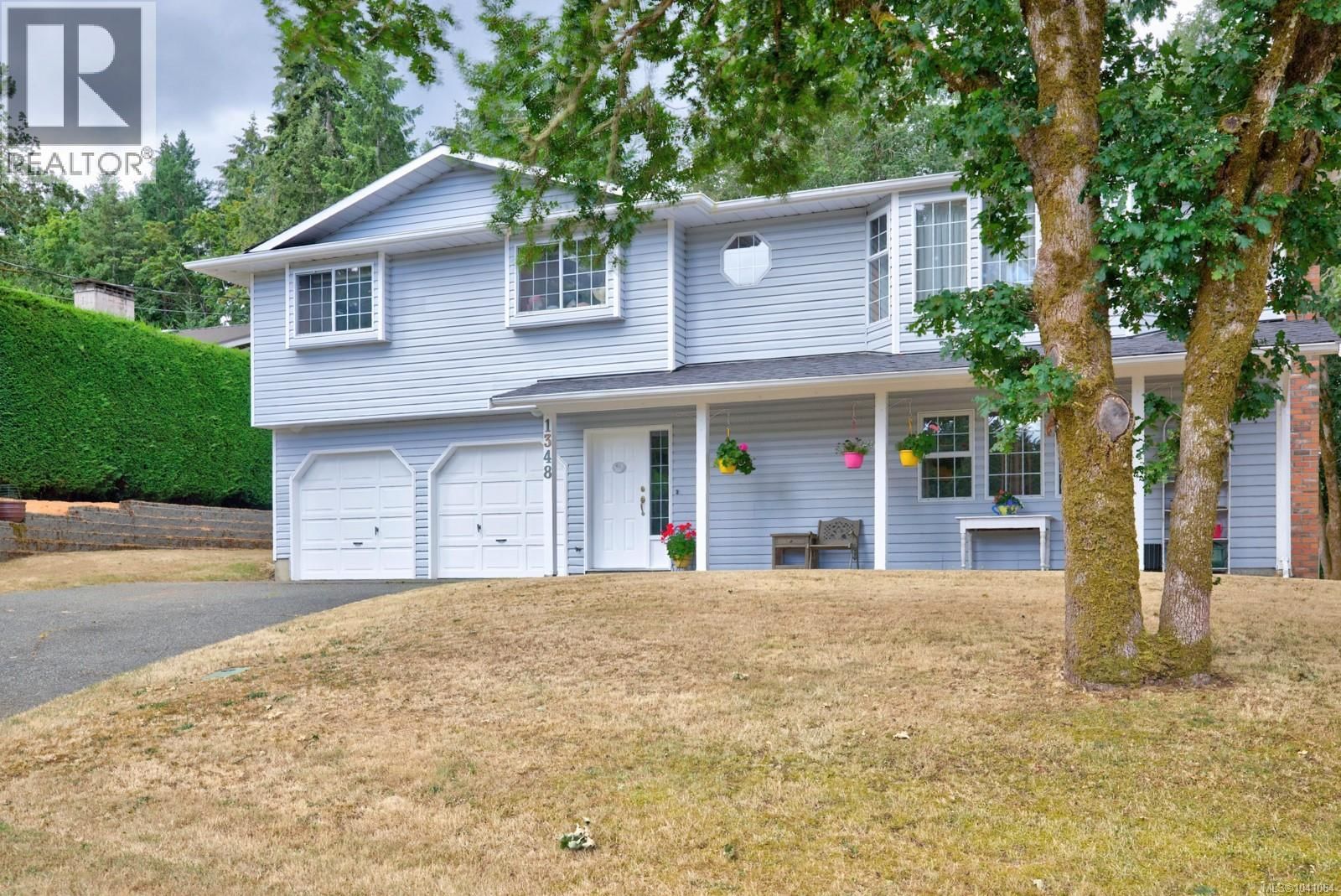 1348 Oakwood Place property photo