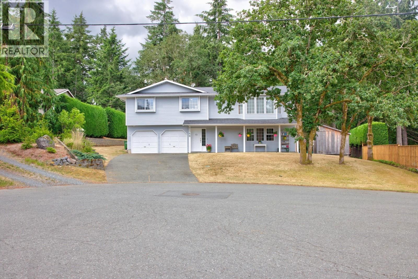 1348 Oakwood Place property photo