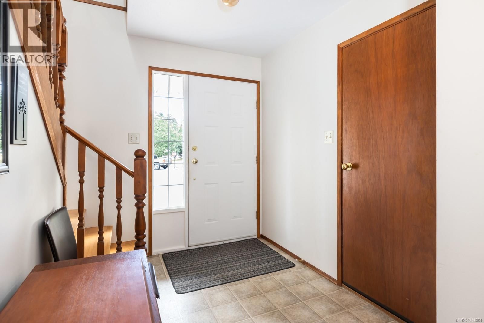 1348 Oakwood Place property photo