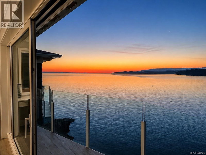 1000 SookePoint Place Sooke British Columbia, V9Z 1N8 - 2 Bedrooms Waterfront Condo For Sale