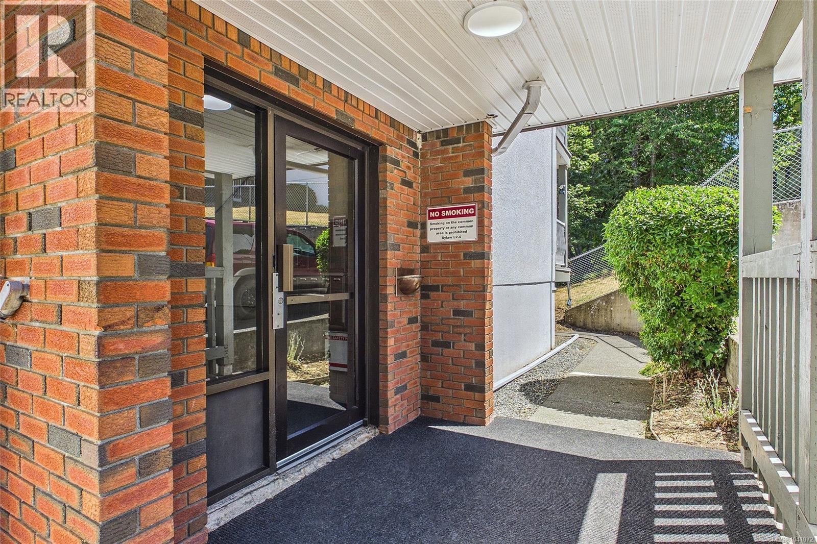 1308 1097 Bowen Road property photo