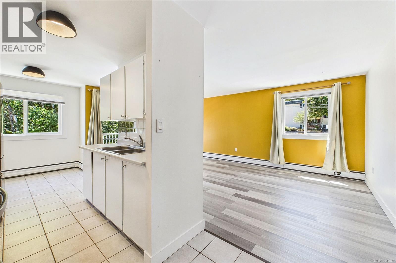 1308 1097 Bowen Road property photo
