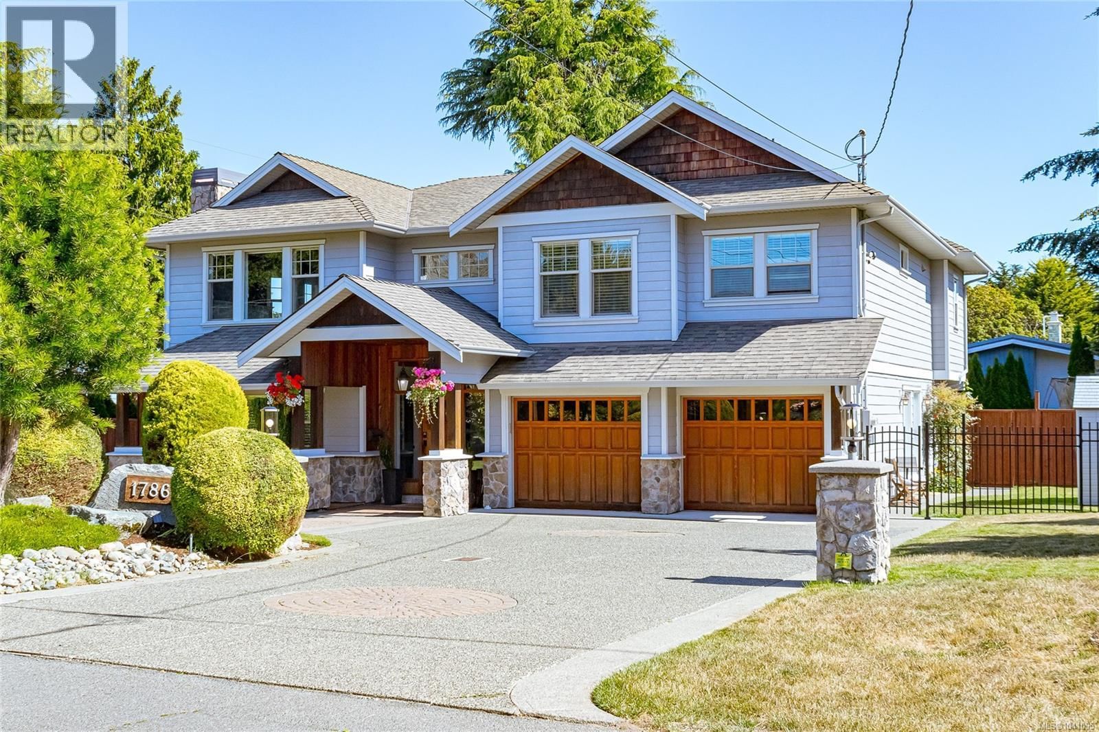 1786 Barrie Road property photo