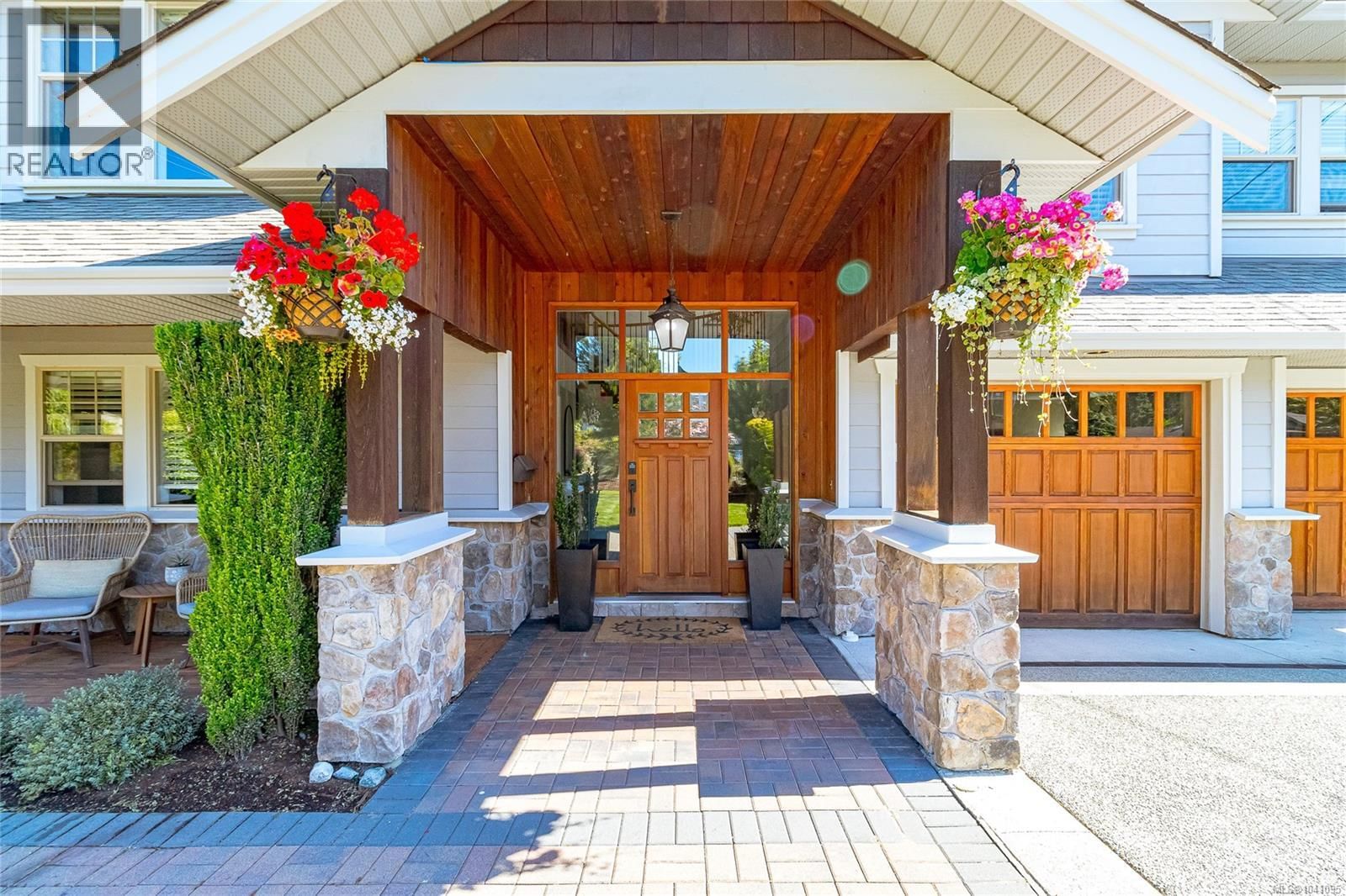 1786 Barrie Road property photo