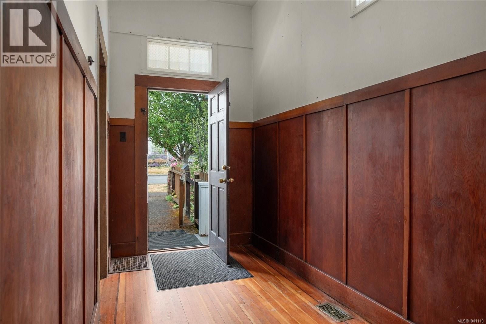 55 Haliburton Street property photo