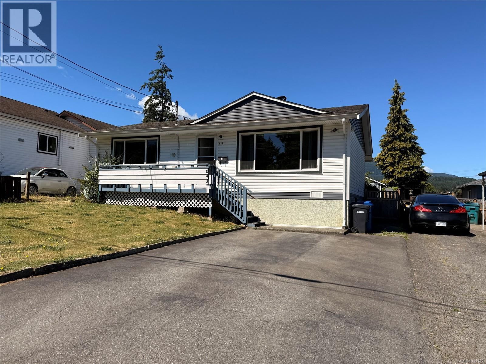 693 Park Avenue property photo