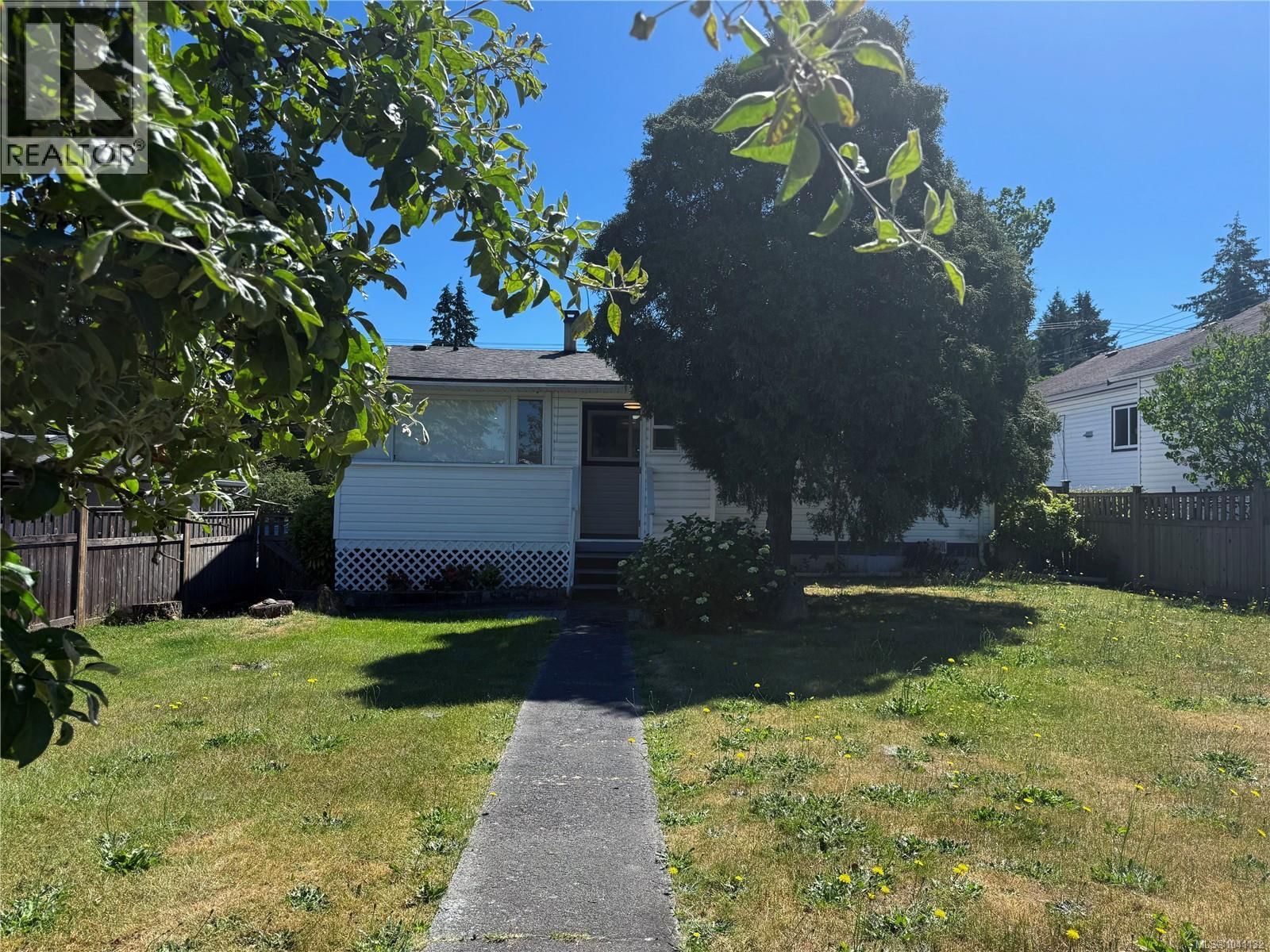 693 Park Avenue property photo