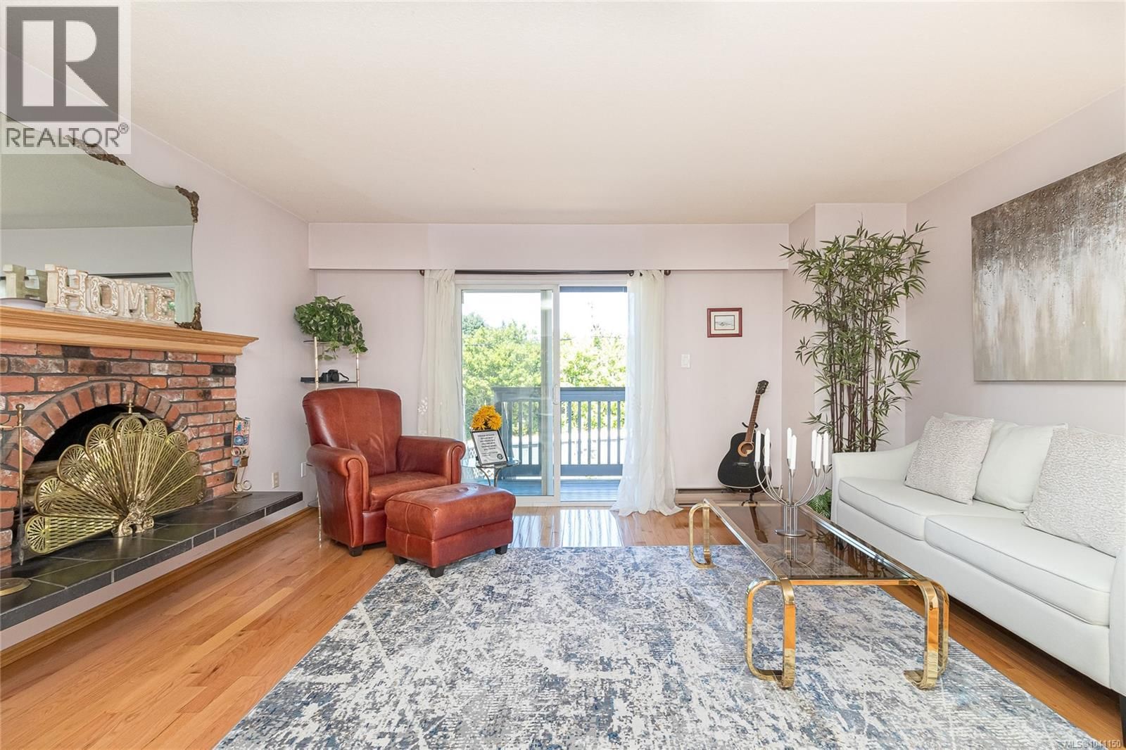 1 4391 Torquay Drive property photo