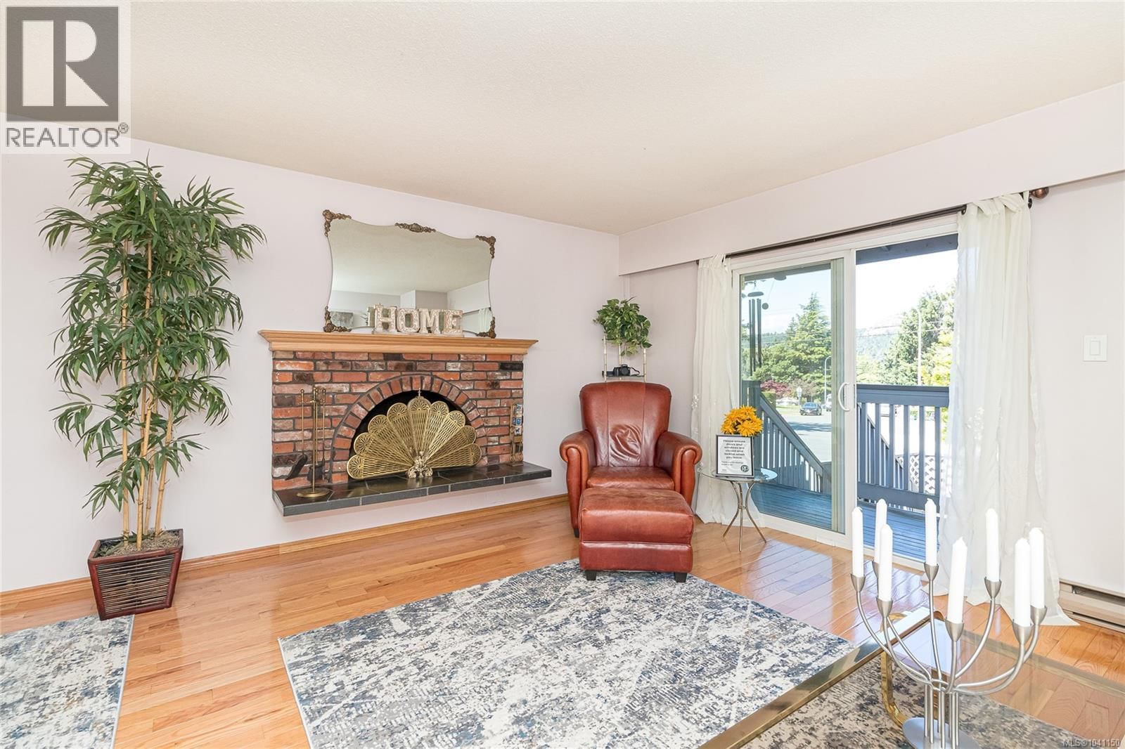 1 4391 Torquay Drive property photo