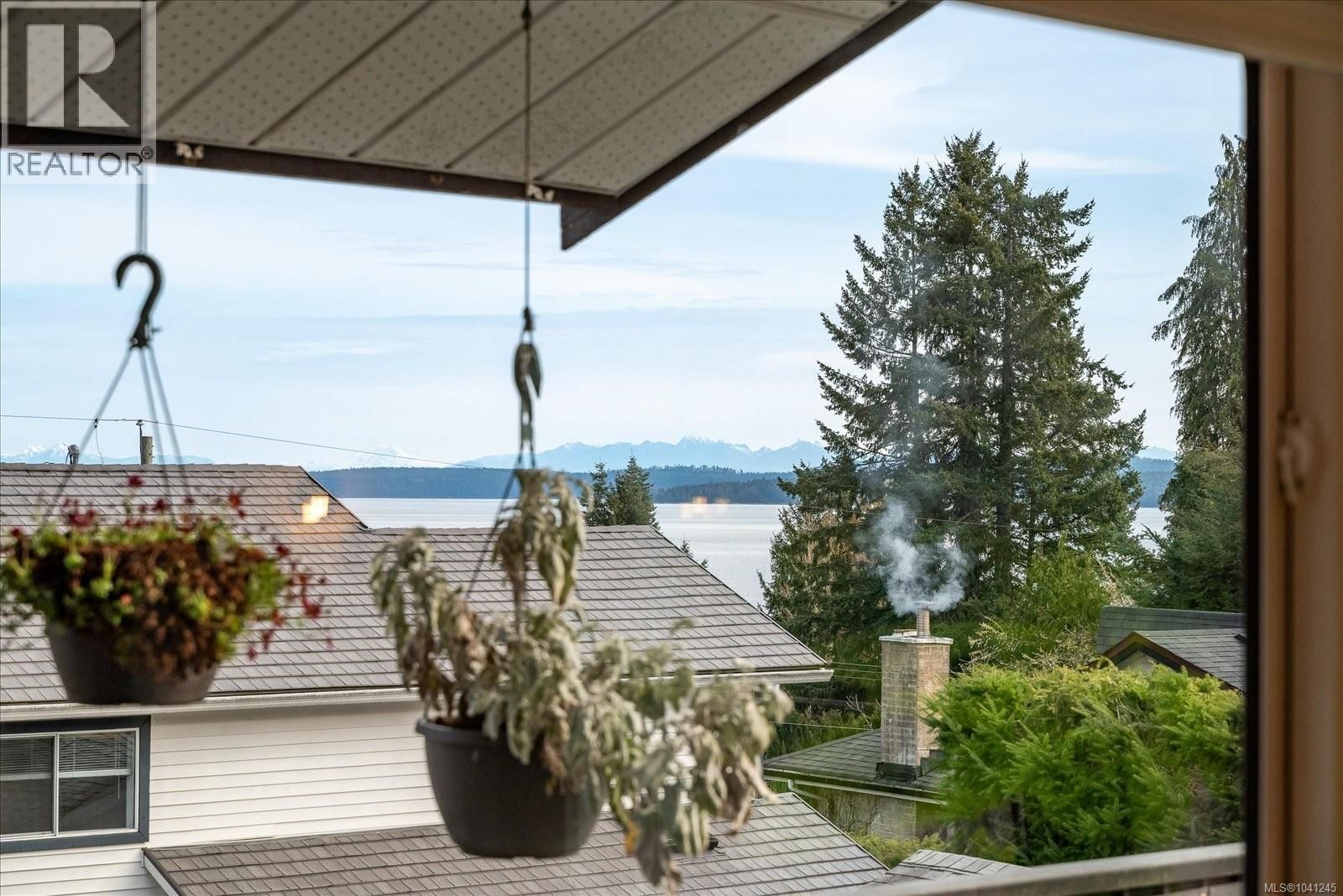 11041 Chemainus Road property photo