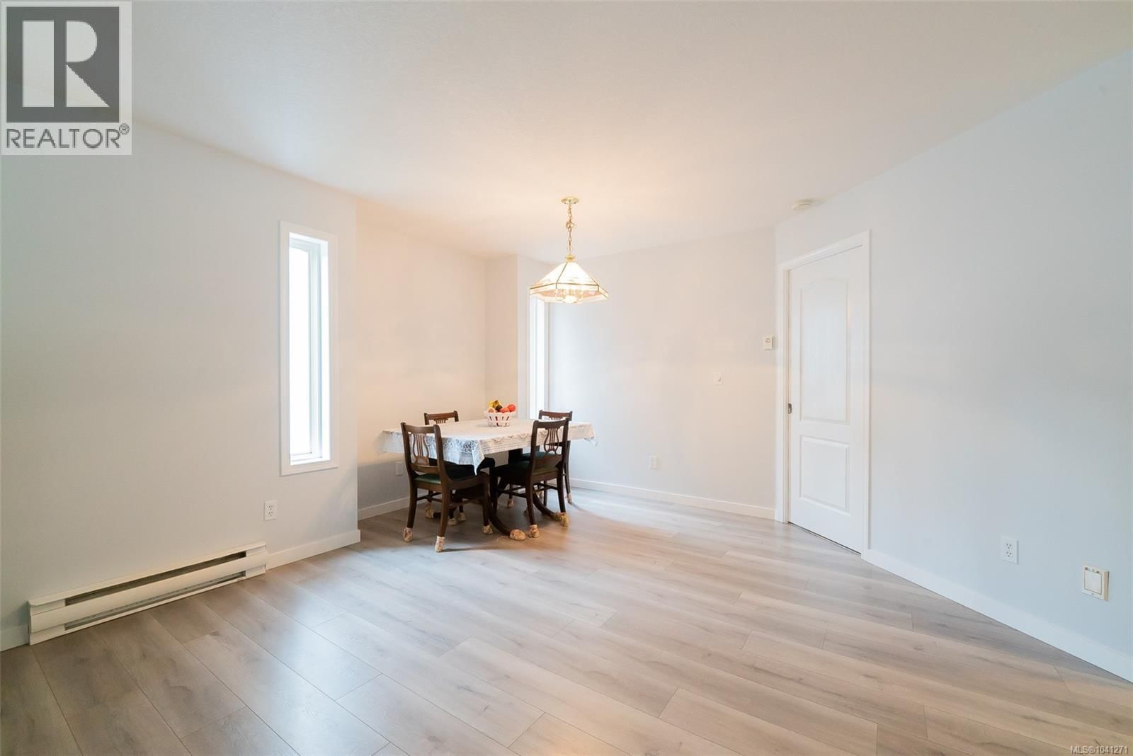 875 Brookfield Drive property photo
