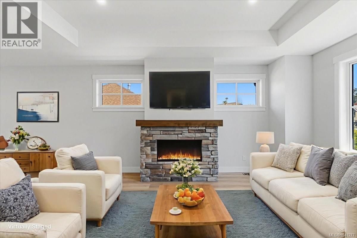 846 Woodside Crescent property photo
