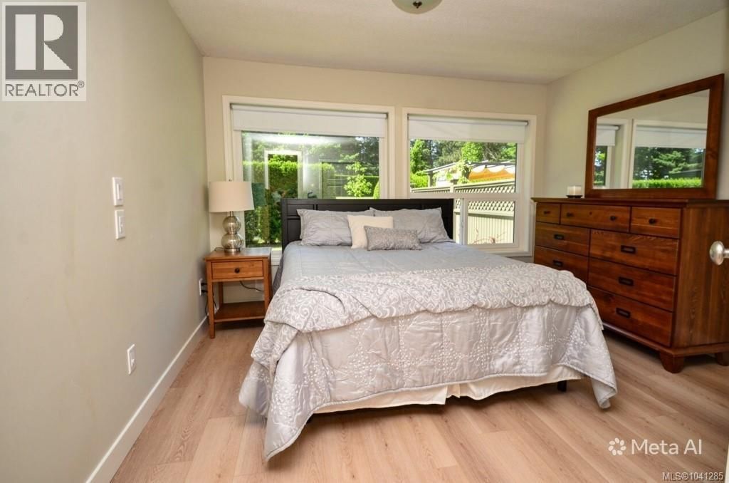 6 4630 Lochside Drive property photo