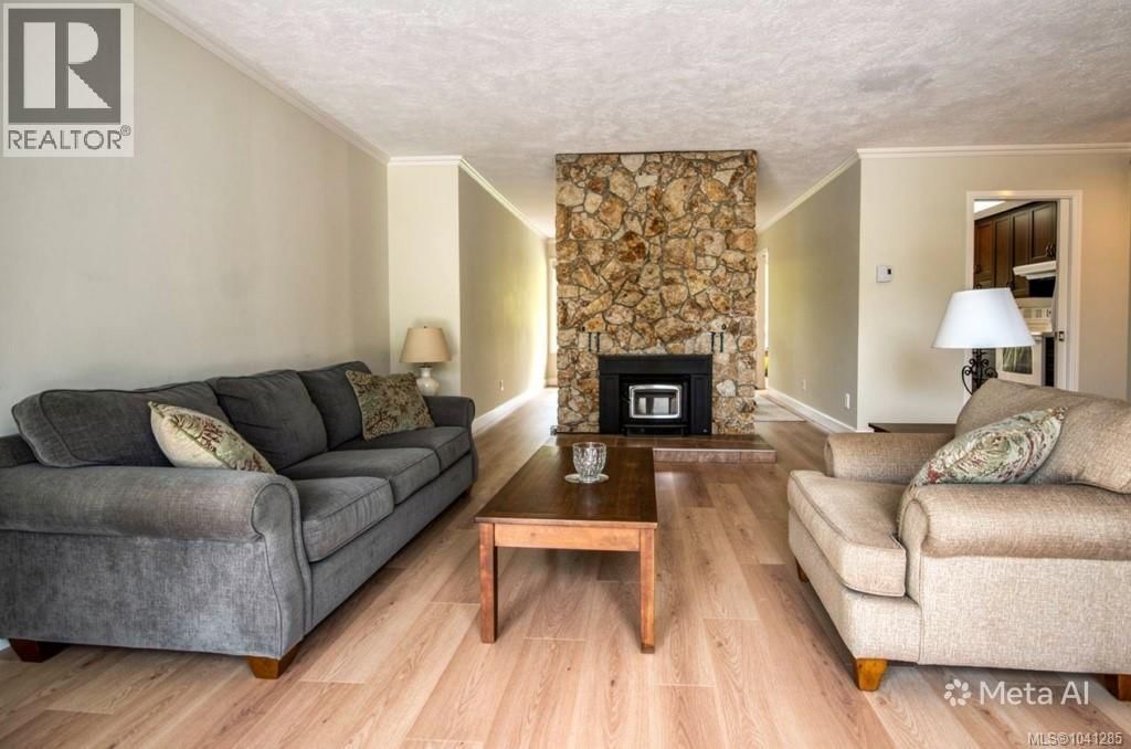 6 4630 Lochside Drive property photo