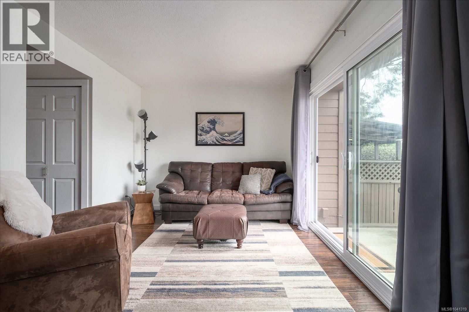 55 855 Howard Avenue property photo