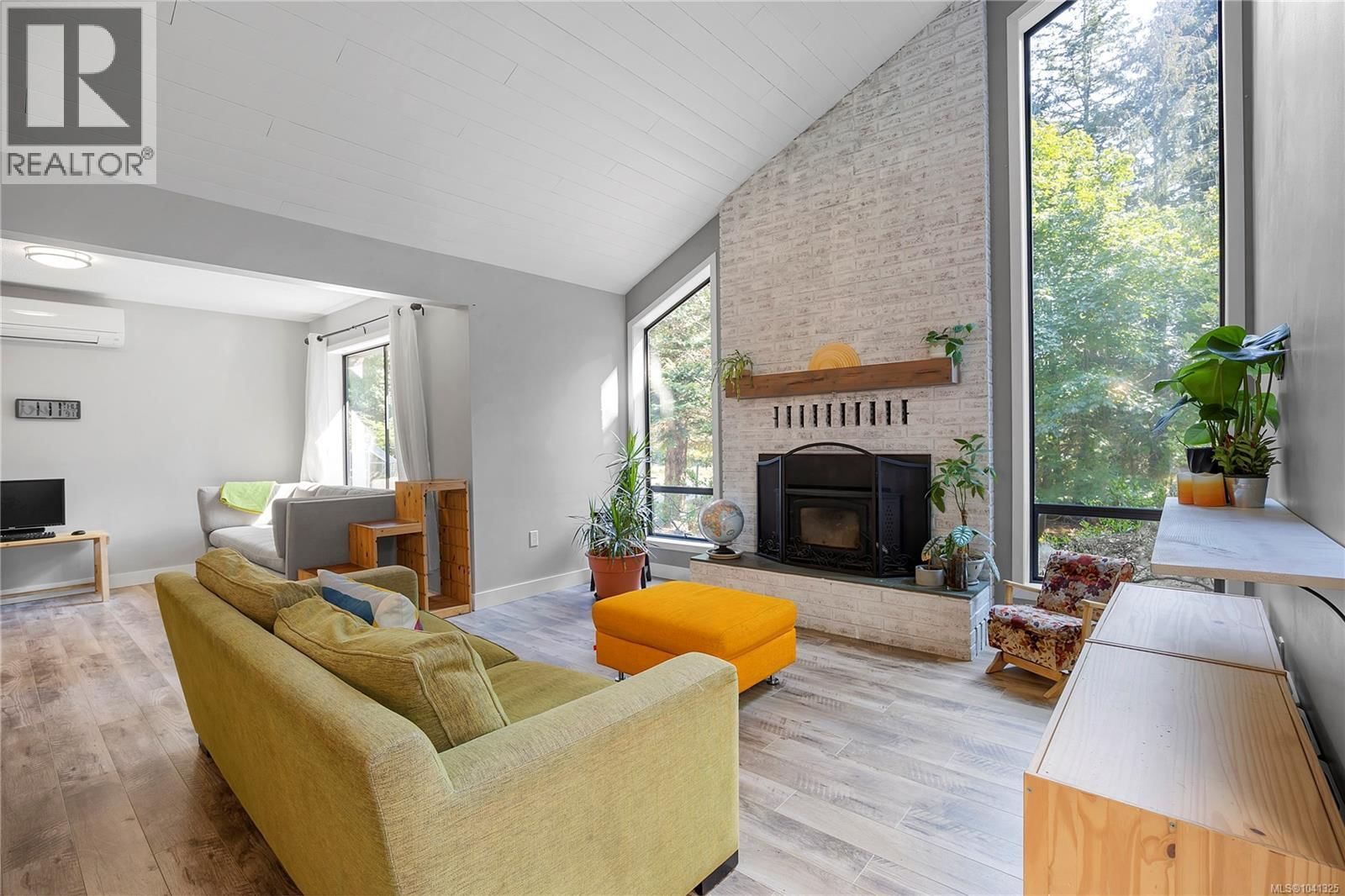 1475 Georgina Road property photo
