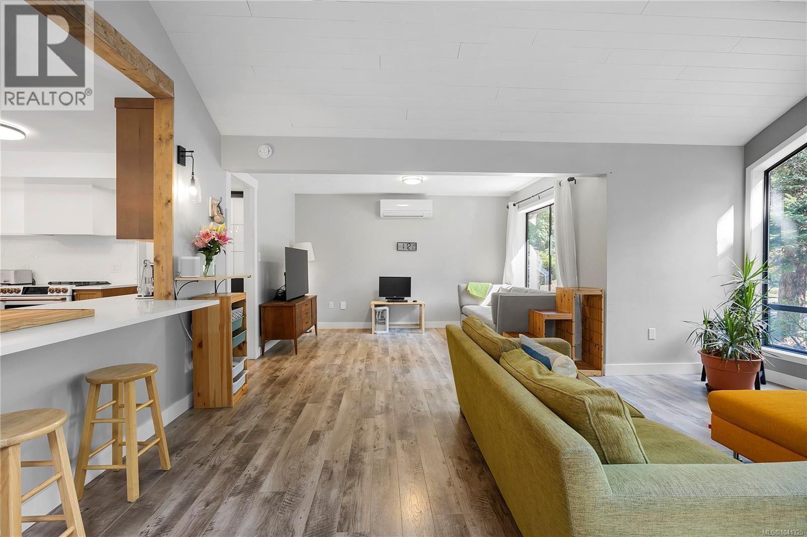 1475 Georgina Road property photo