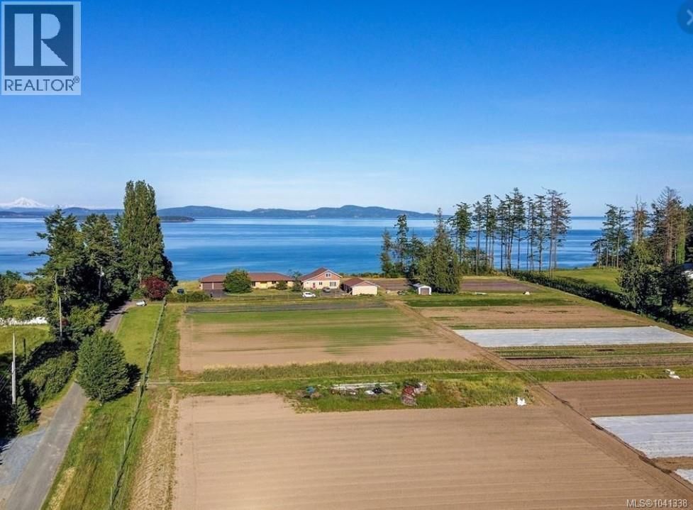 3191 Martindale Road, Central Saanich, British Columbia V8L 1V2