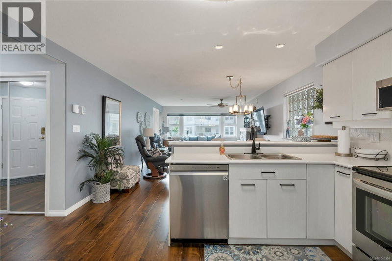 350 Island Highway South Campbell River British Columbia, V9W 1A5 - 2 Bedrooms Condo For Sale
