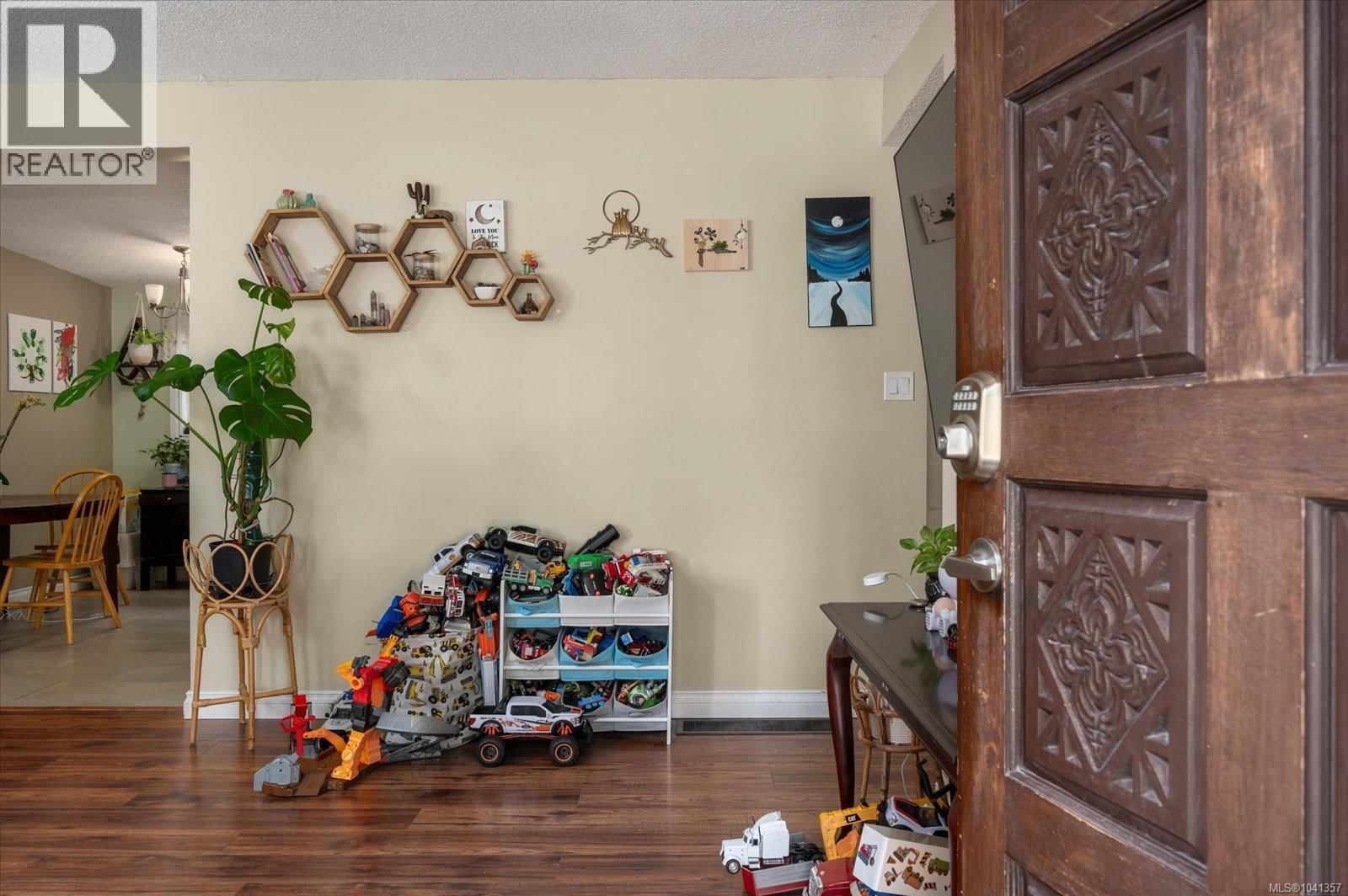 671 Beaconsfield Road property photo