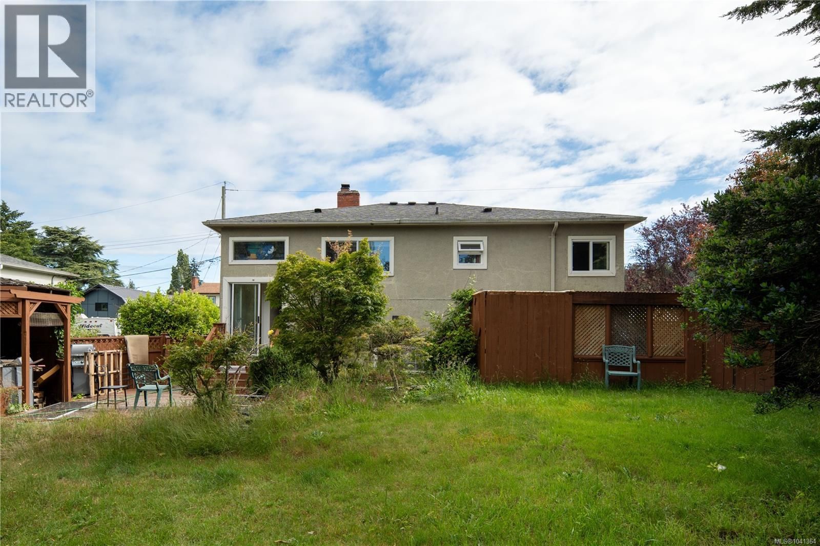 1203 Pearce Crescent property photo