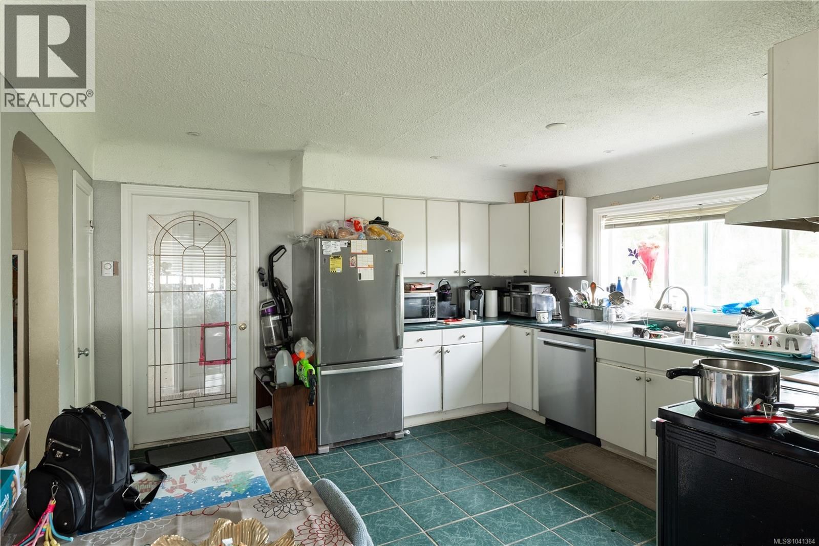 1203 Pearce Crescent property photo