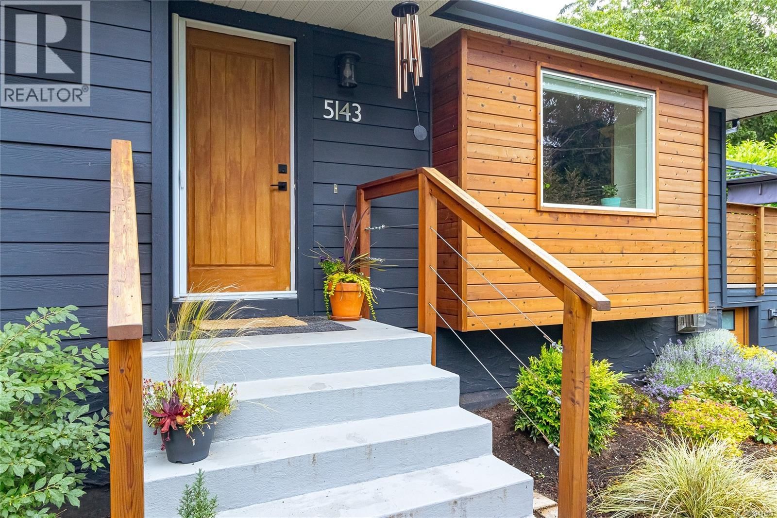 5143 Santa Clara Avenue property photo