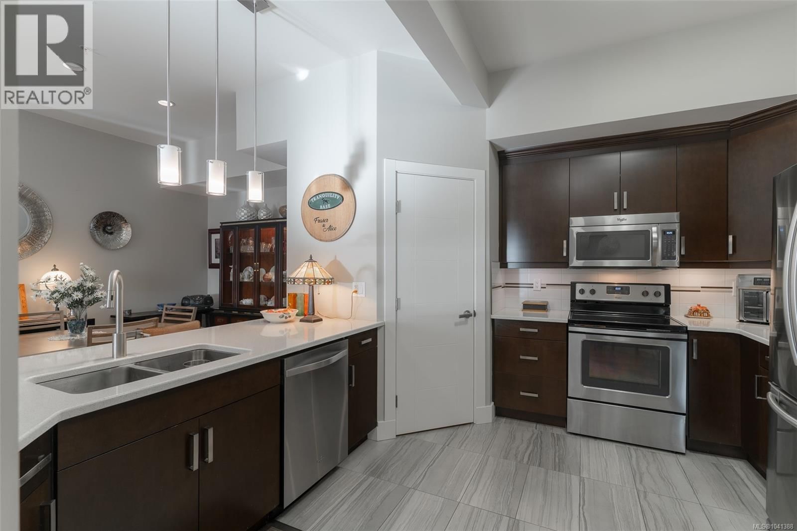 404 104 Esplanade Street property photo