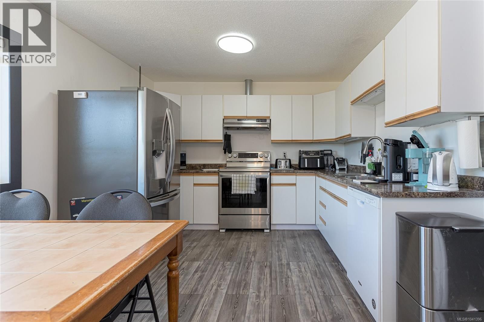 560 Weber Street property photo