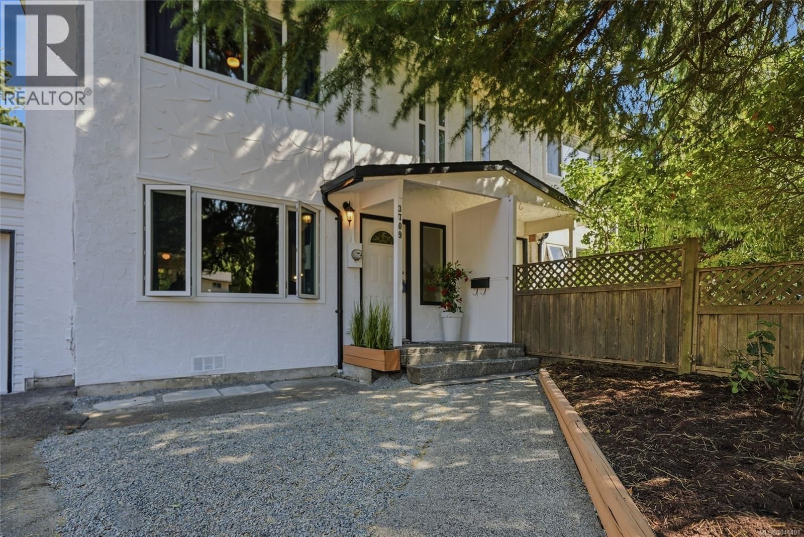 3709 Long Lake Terrace property photo