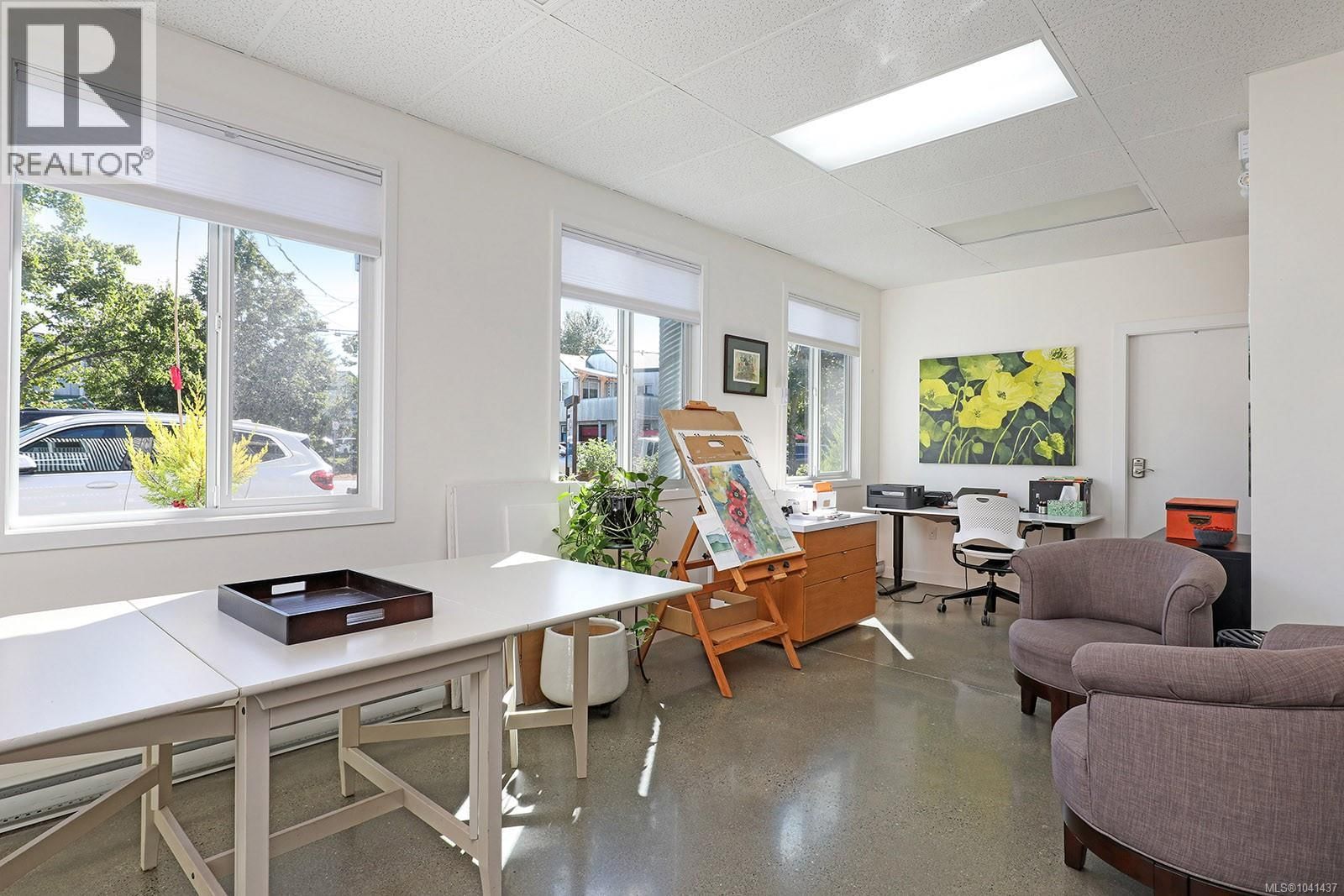 A/D & B/C 2449 Rosewall Crescent property photo