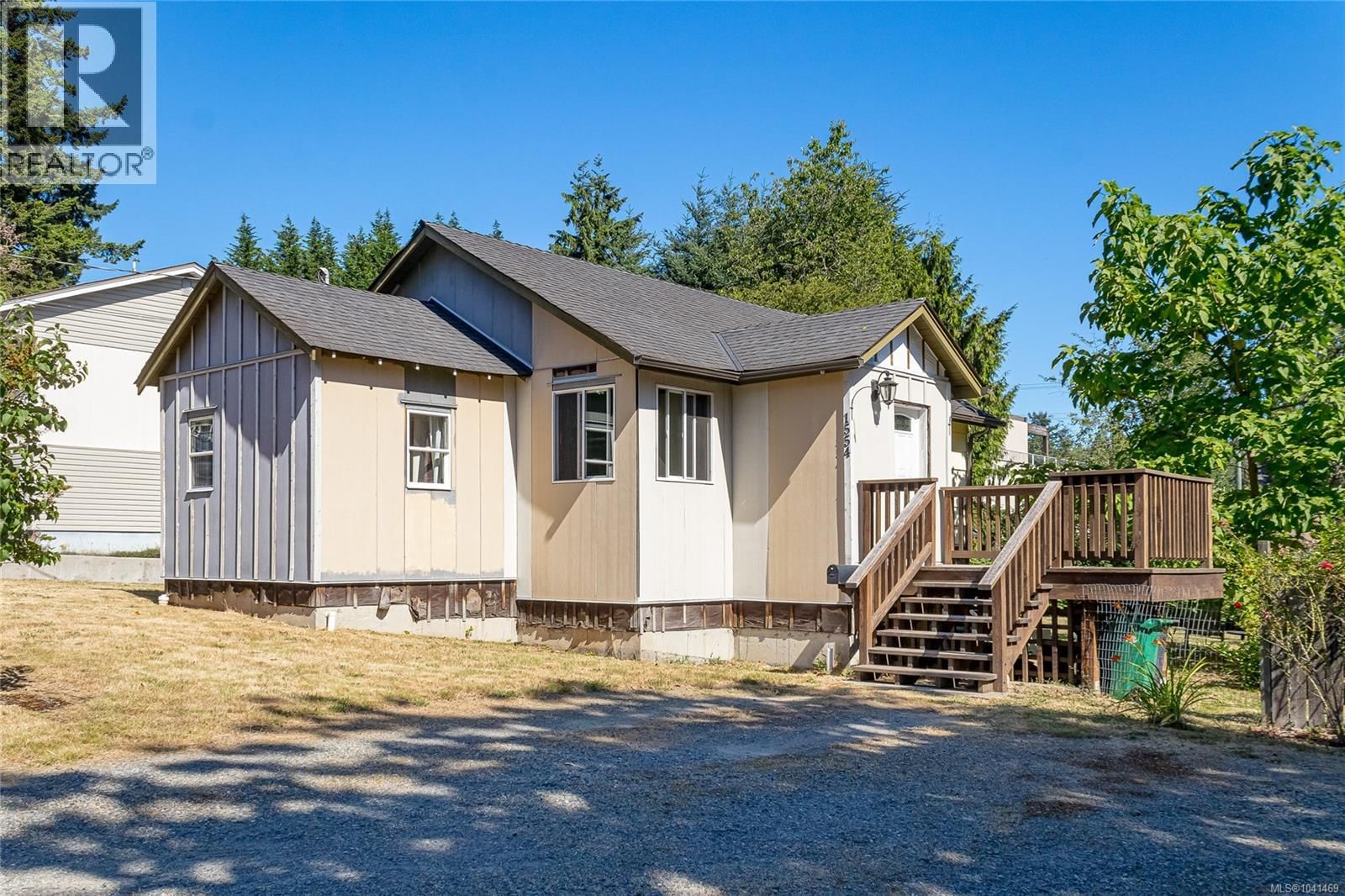 1554 Bartlett Street property photo
