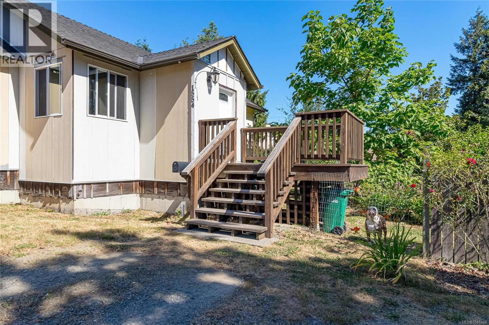 1554 Bartlett Street property photo