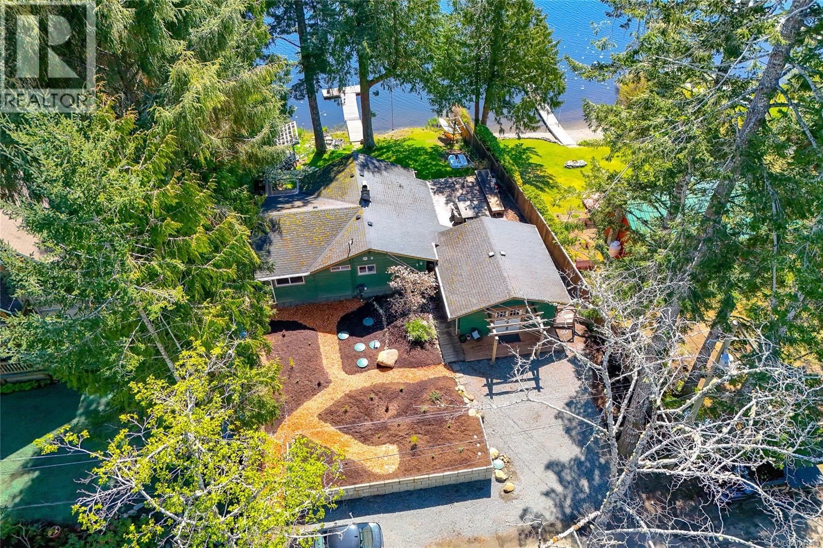 7815 Manatu Road property photo