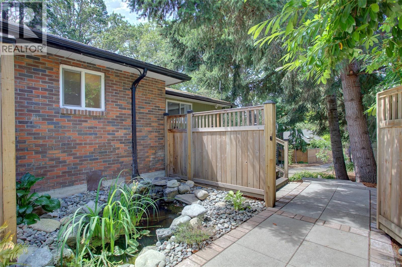 6013 Wisteria Place property photo