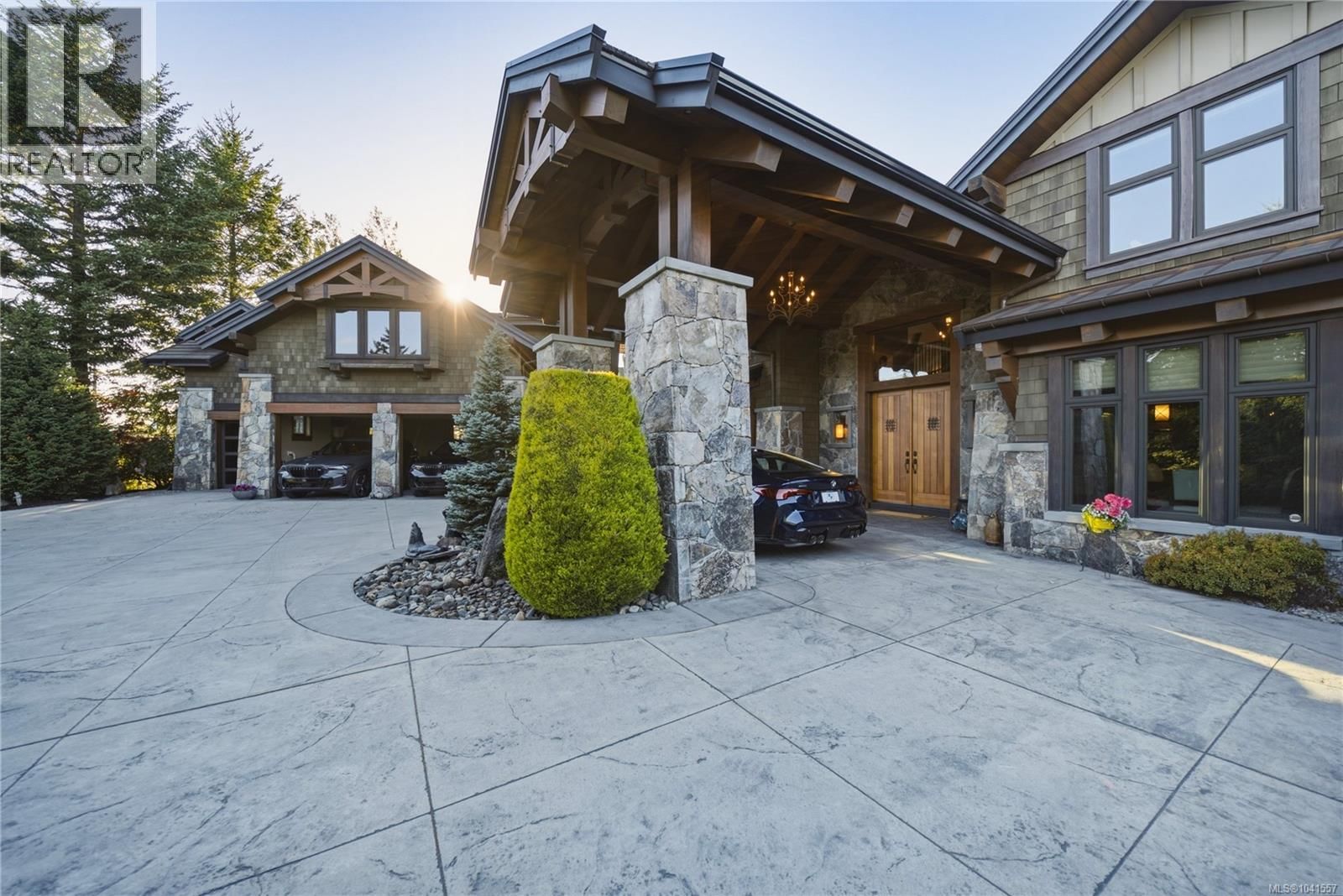 5025 Hinrich View property photo