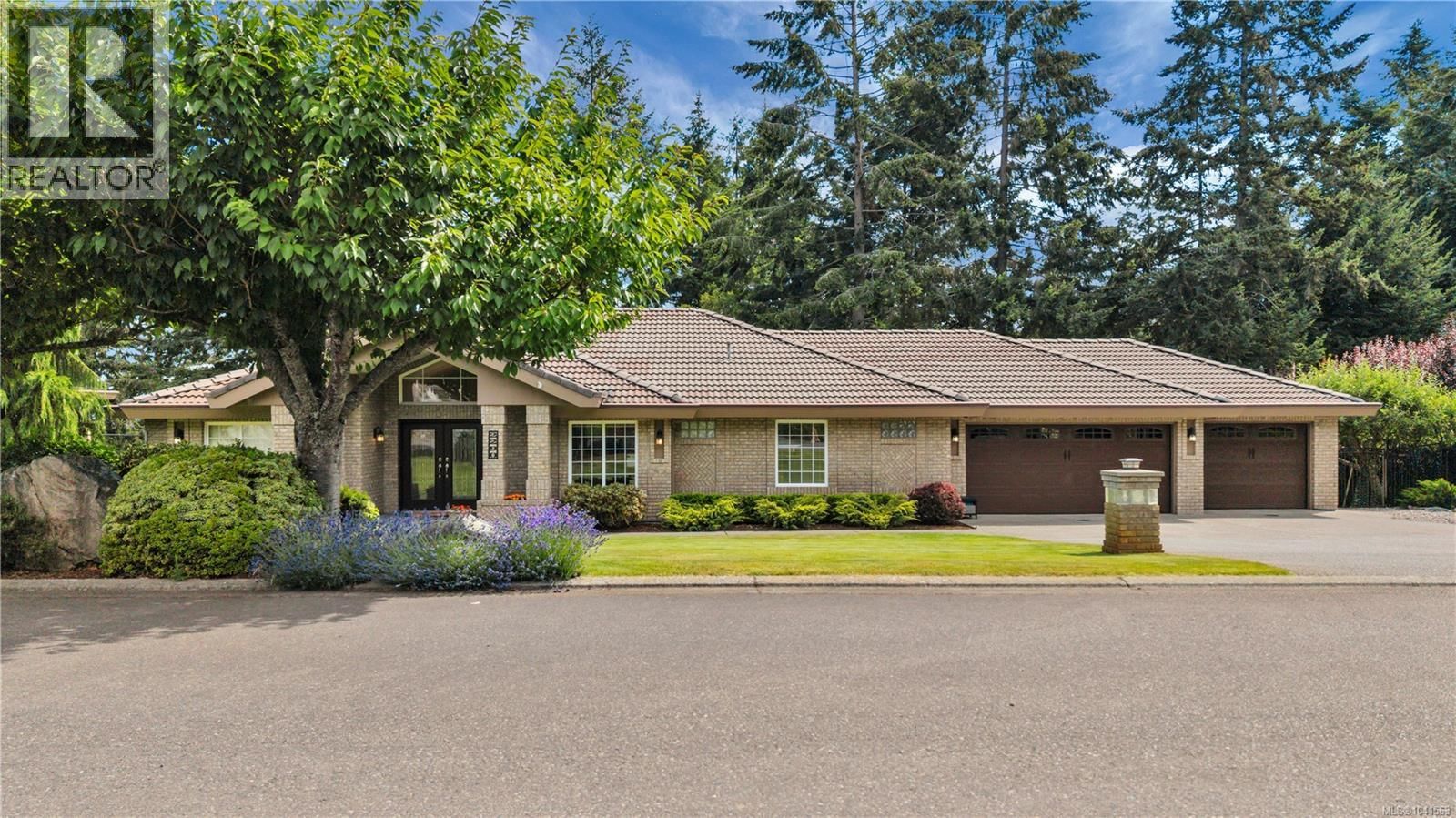 2290 Coventry Place property photo