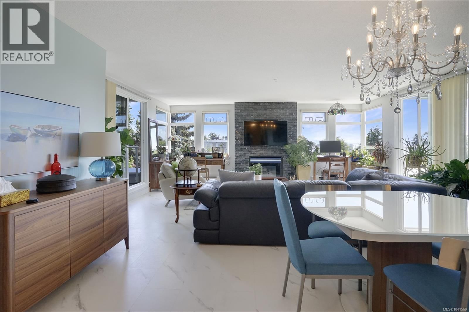 408 5110 Cordova Bay Road property photo