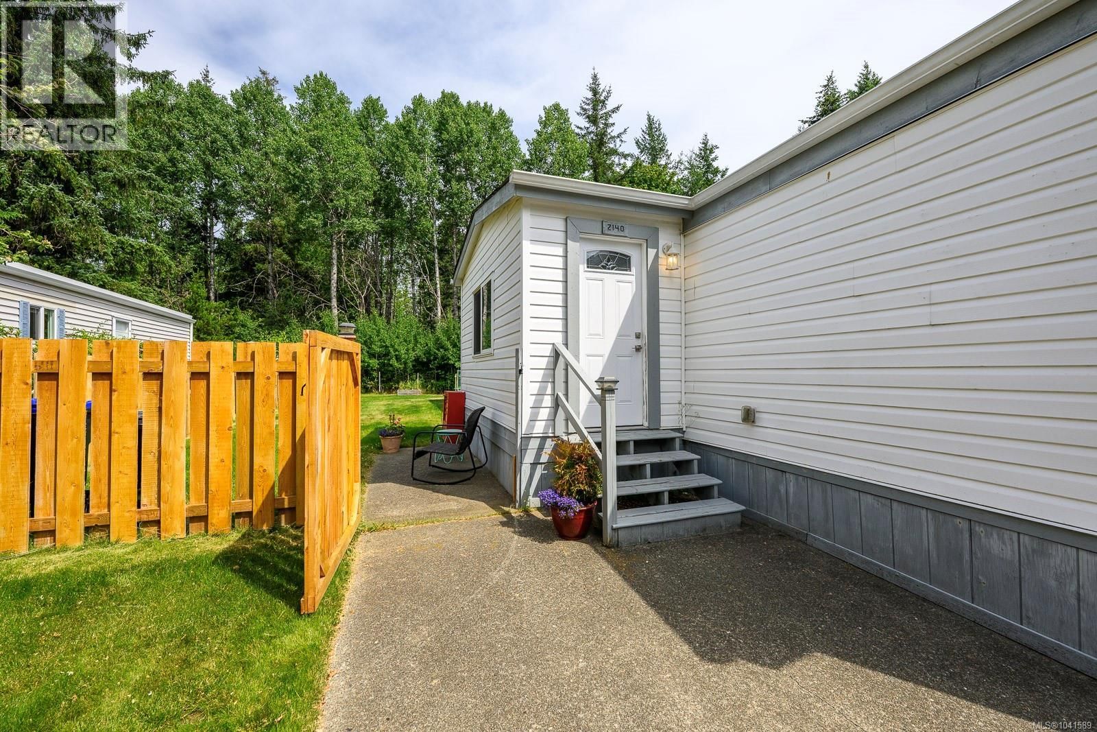 2140 Stadacona Drive property photo