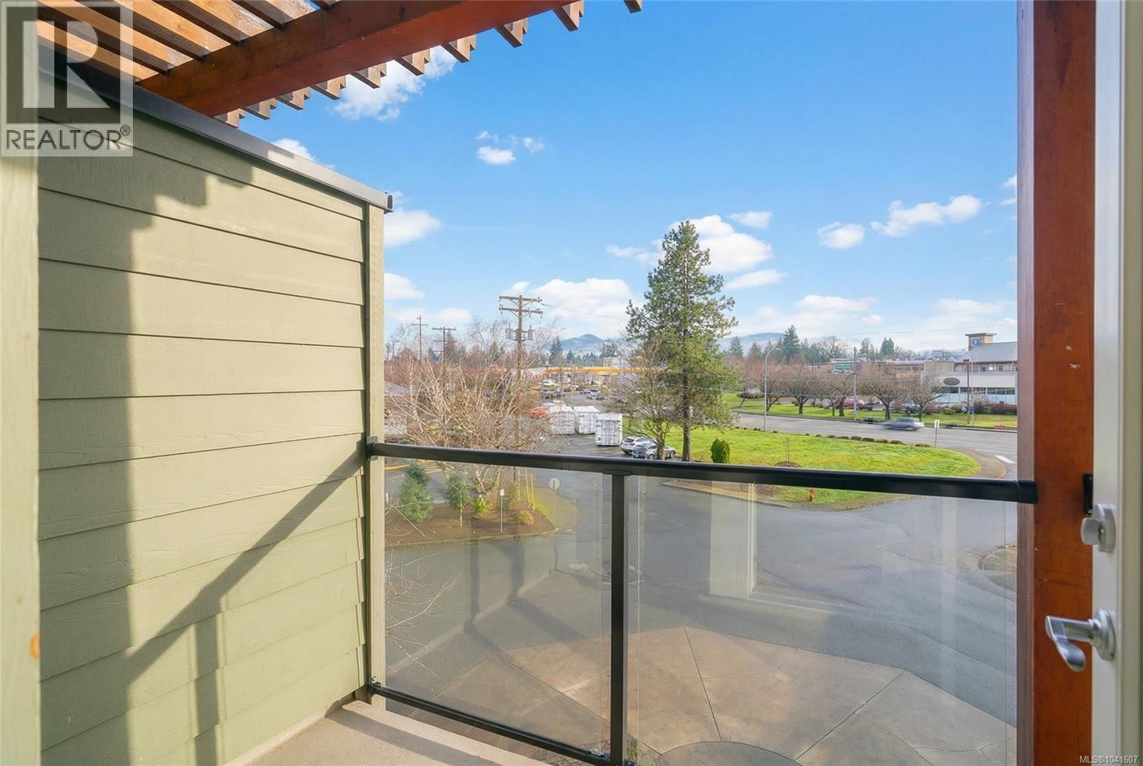 315C 1730 Riverside Lane property photo