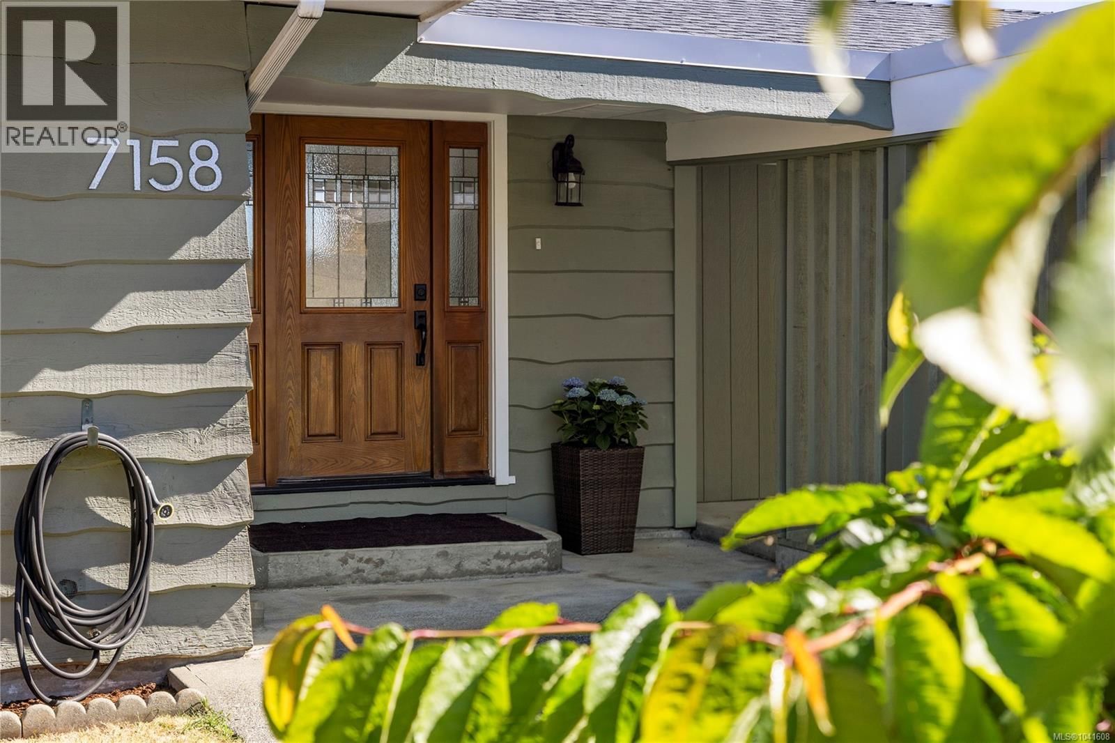 7158 Dickinson Road property photo
