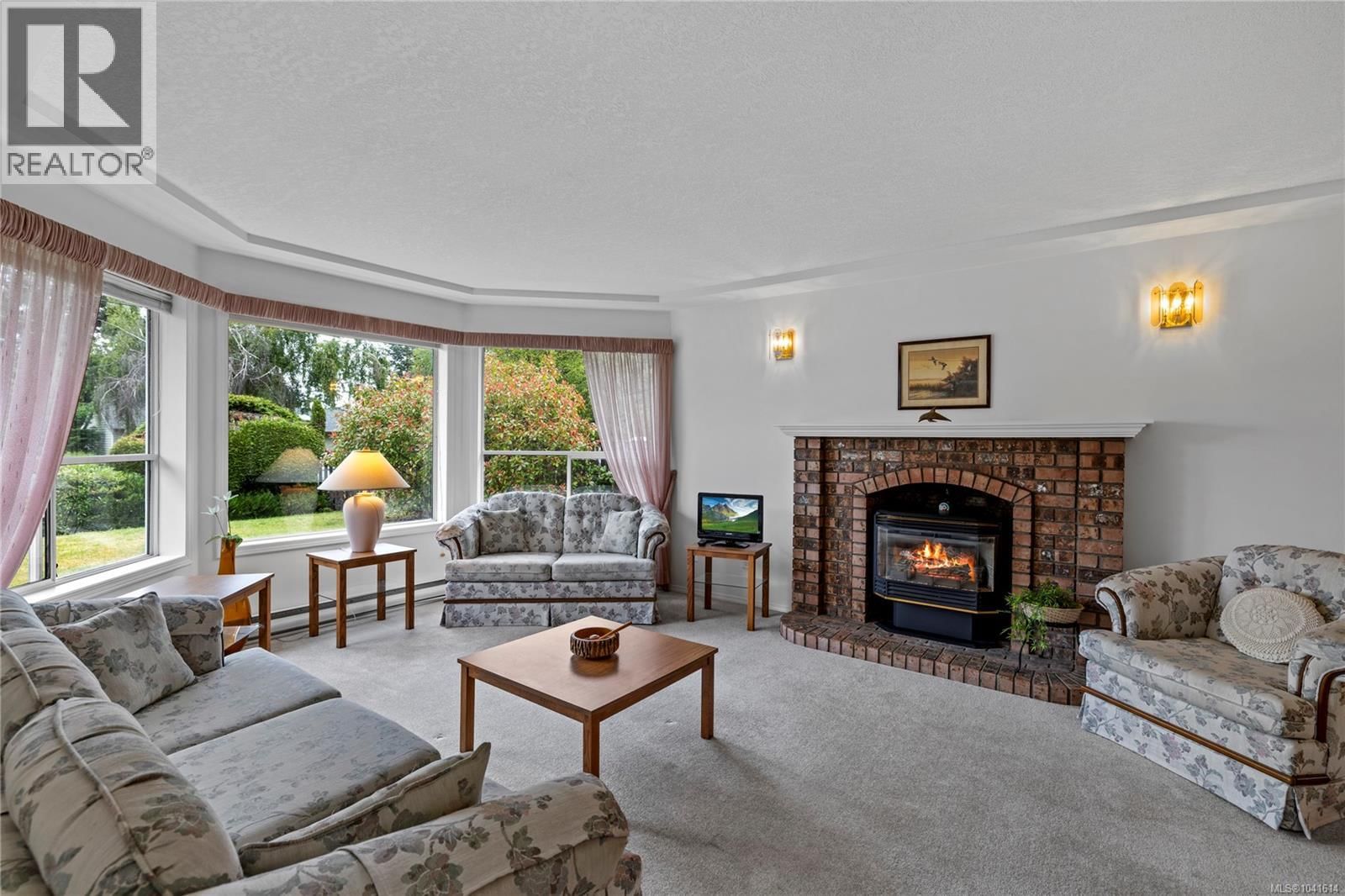 464 Quatsino Road property photo
